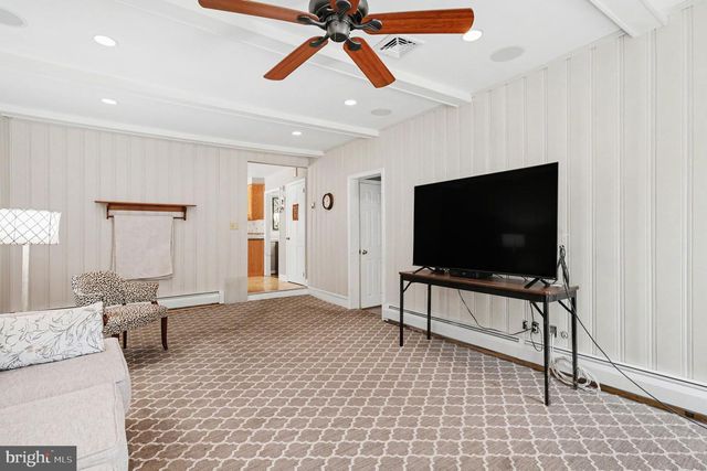 730 MAPLE HILL DR, Blue Bell, PA 19422