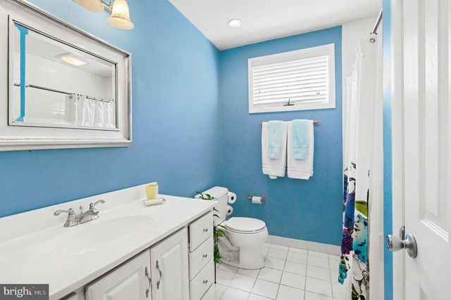 730 MAPLE HILL DR, Blue Bell, PA 19422