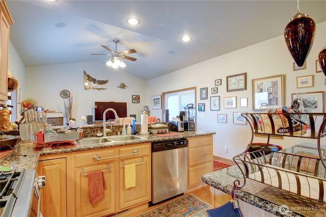 1516 N 43rd Place, Mount Vernon, WA 98273