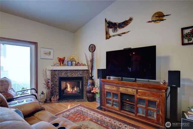 1516 N 43rd Place, Mount Vernon, WA 98273