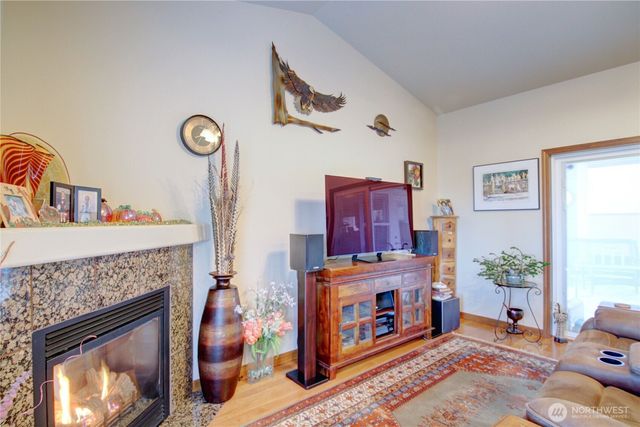 1516 N 43rd Place, Mount Vernon, WA 98273