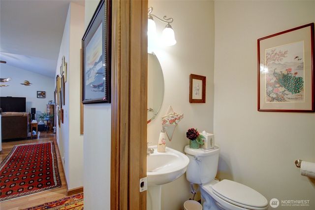 1516 N 43rd Place, Mount Vernon, WA 98273