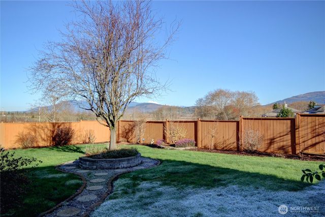 1516 N 43rd Place, Mount Vernon, WA 98273