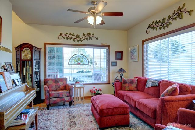 1516 N 43rd Place, Mount Vernon, WA 98273