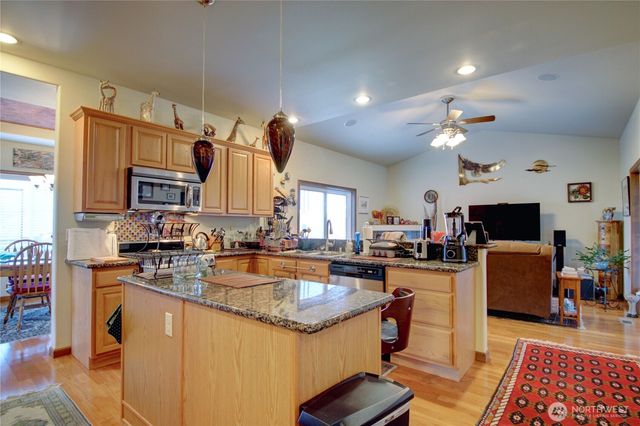 1516 N 43rd Place, Mount Vernon, WA 98273