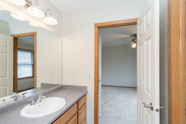 9600 Twin Eagles Drive, Johnston, IA 50131