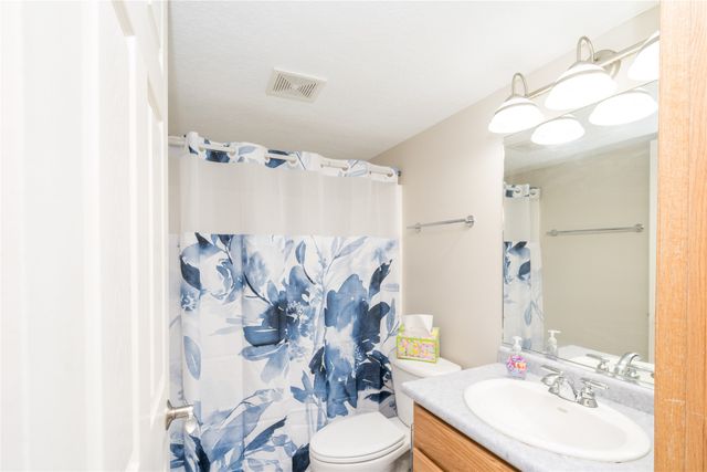 9600 Twin Eagles Drive, Johnston, IA 50131