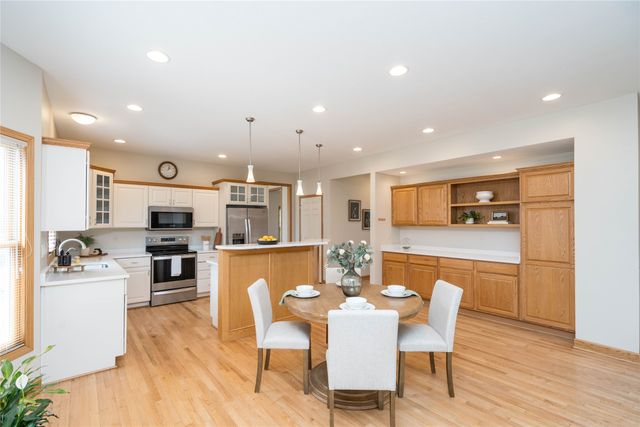 9600 Twin Eagles Drive, Johnston, IA 50131