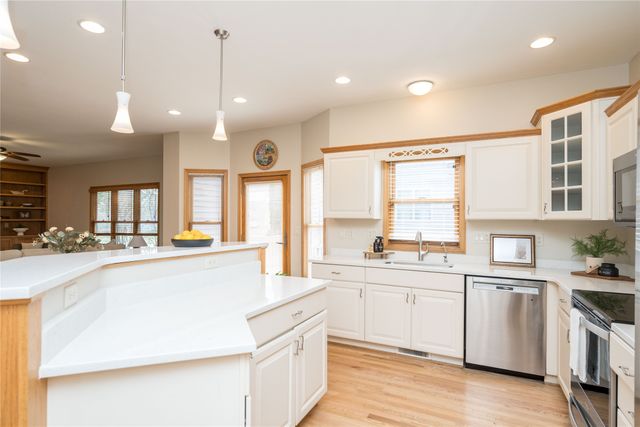 9600 Twin Eagles Drive, Johnston, IA 50131