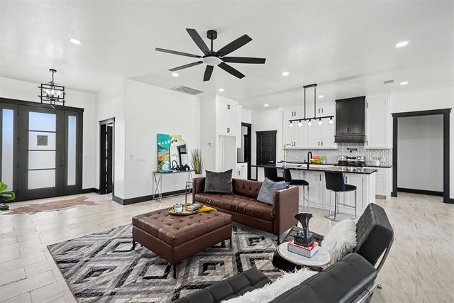 2440 Canyon Circle, Blanchard, OK 73010