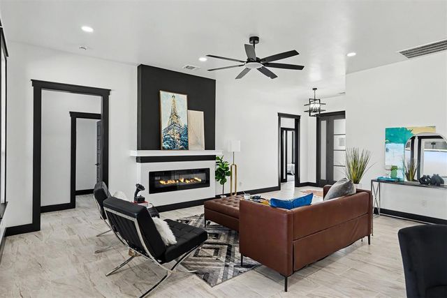 2440 Canyon Circle, Blanchard, OK 73010