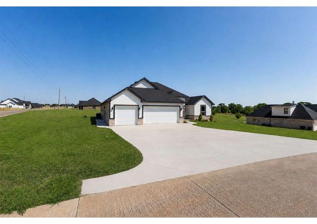 2440 Canyon Circle, Blanchard, OK 73010