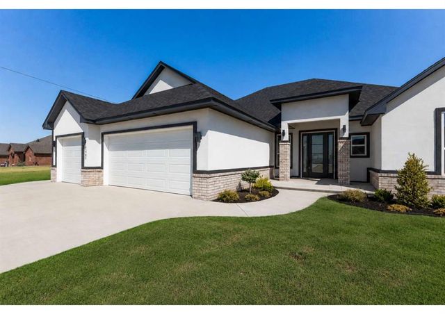 2440 Canyon Circle, Blanchard, OK 73010