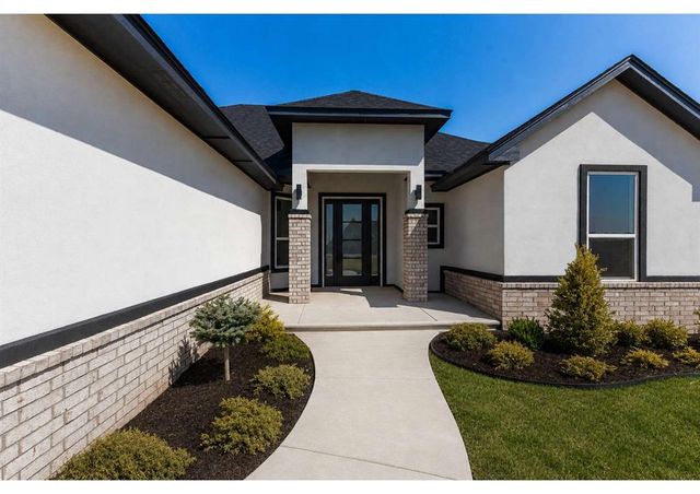 2440 Canyon Circle, Blanchard, OK 73010