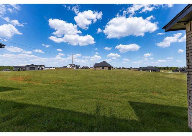 2440 Canyon Circle, Blanchard, OK 73010