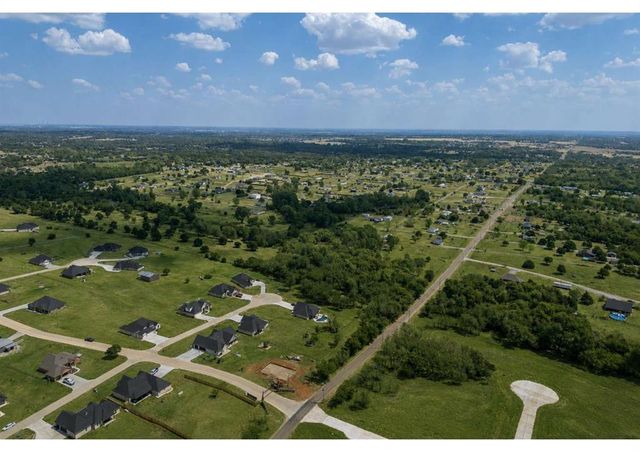 2440 Canyon Circle, Blanchard, OK 73010