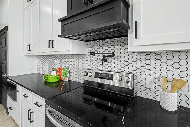 2440 Canyon Circle, Blanchard, OK 73010