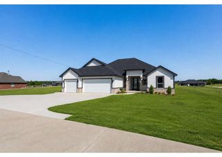 2440 Canyon Circle, Blanchard, OK 73010