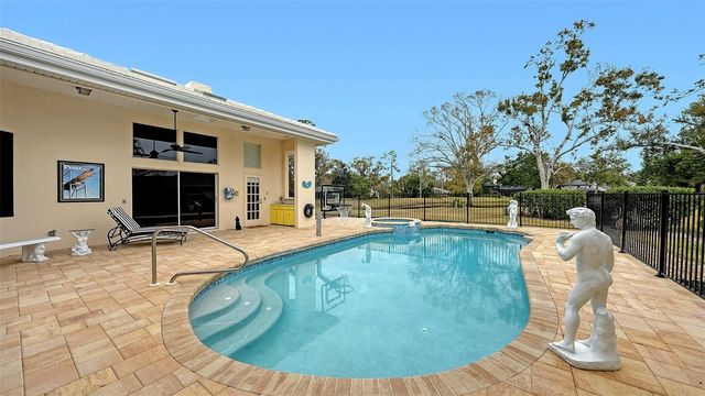 7421 WEEPING WILLOW BOULEVARD, Sarasota, FL 34241