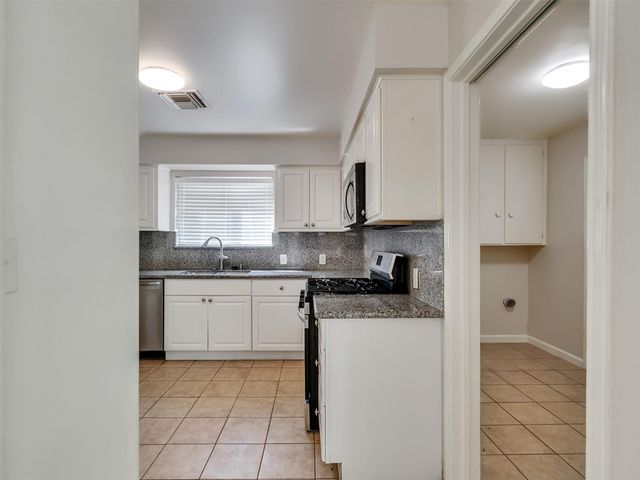 3015 Inwood Drive, Dickinson, TX 77539