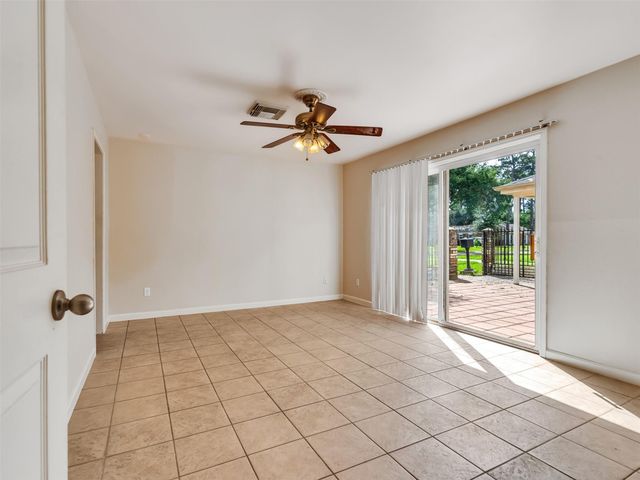 3015 Inwood Drive, Dickinson, TX 77539