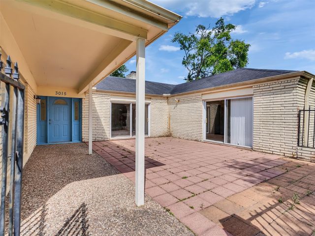 3015 Inwood Drive, Dickinson, TX 77539