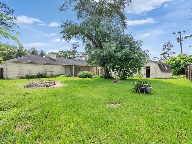 3015 Inwood Drive, Dickinson, TX 77539