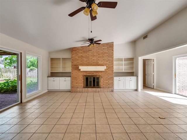 3015 Inwood Drive, Dickinson, TX 77539
