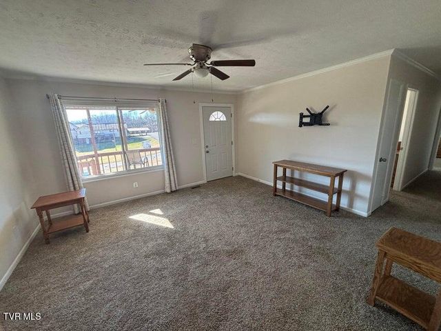 155 Oak Tree Lane, Sneedville, TN 37869