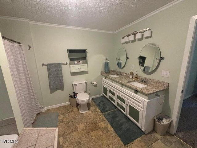 155 Oak Tree Lane, Sneedville, TN 37869