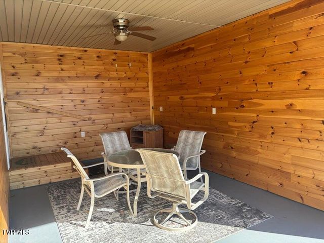 155 Oak Tree Lane, Sneedville, TN 37869