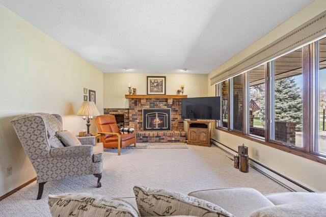 6819 Sunnyside Drive, Horace, ND 58047