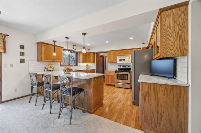 6819 Sunnyside Drive, Horace, ND 58047