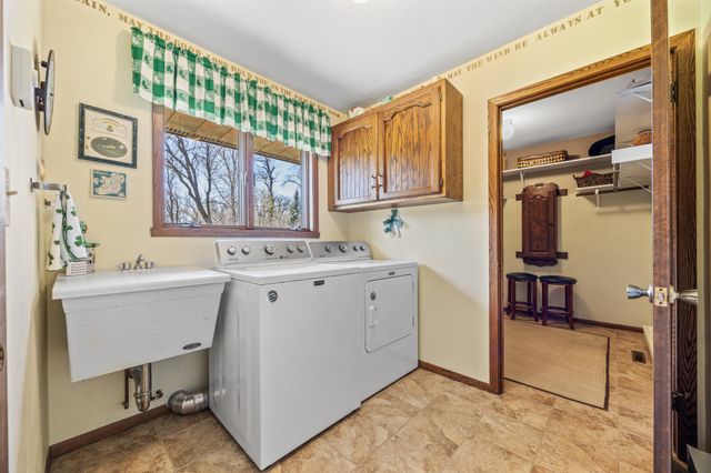 6819 Sunnyside Drive, Horace, ND 58047