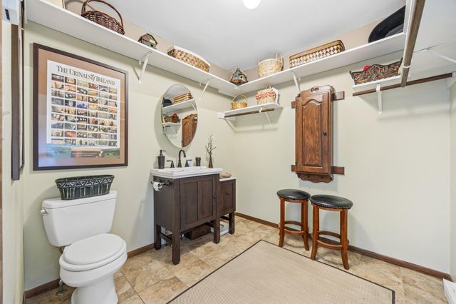 6819 Sunnyside Drive, Horace, ND 58047