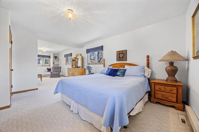 6819 Sunnyside Drive, Horace, ND 58047