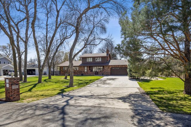 6819 Sunnyside Drive, Horace, ND 58047