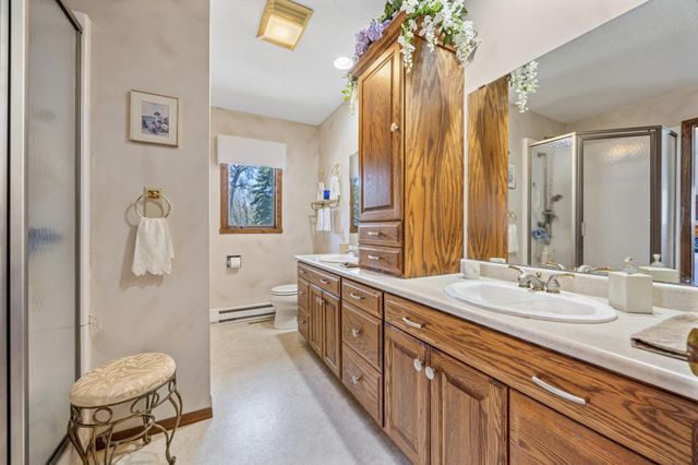 6819 Sunnyside Drive, Horace, ND 58047