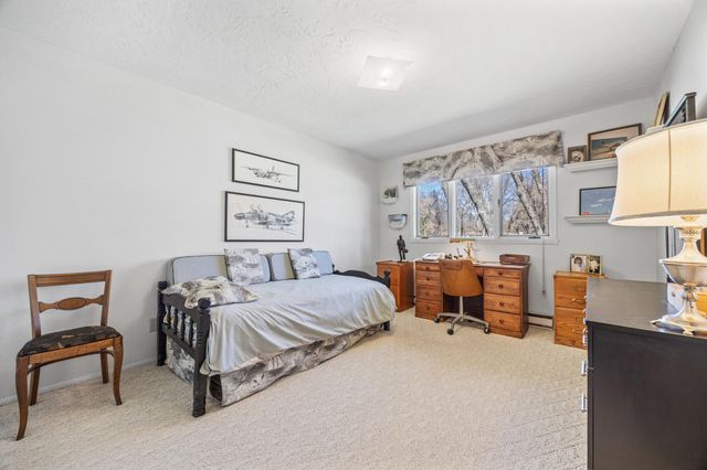 6819 Sunnyside Drive, Horace, ND 58047