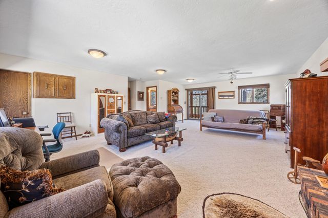 6819 Sunnyside Drive, Horace, ND 58047