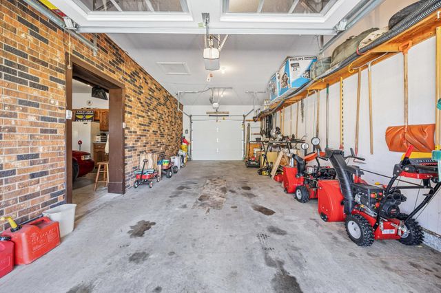 6819 Sunnyside Drive, Horace, ND 58047