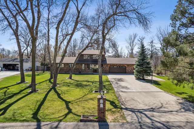 6819 Sunnyside Drive, Horace, ND 58047