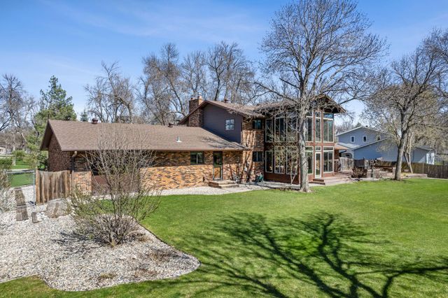 6819 Sunnyside Drive, Horace, ND 58047