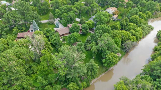 6819 Sunnyside Drive, Horace, ND 58047