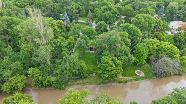 6819 Sunnyside Drive, Horace, ND 58047