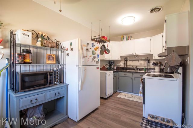 8401 18 Mile Road 253, Sterling Heights, MI 48313