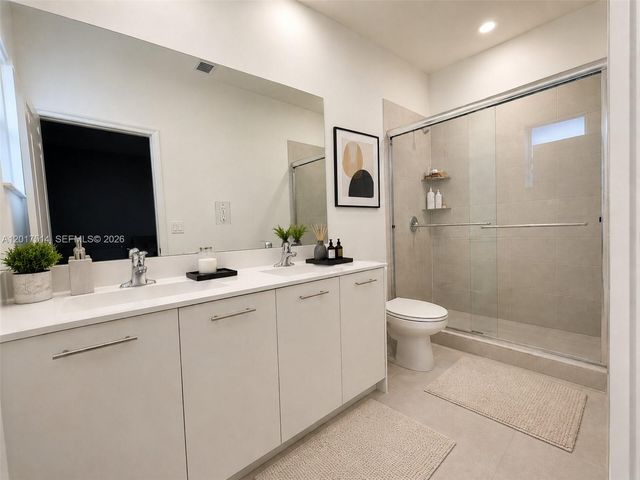 12184 NW 24th Pl R, Miami, FL 33167