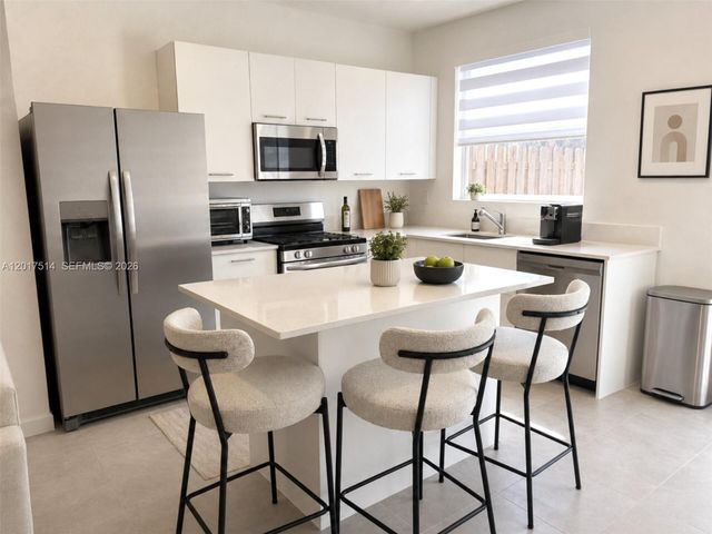 12184 NW 24th Pl R, Miami, FL 33167