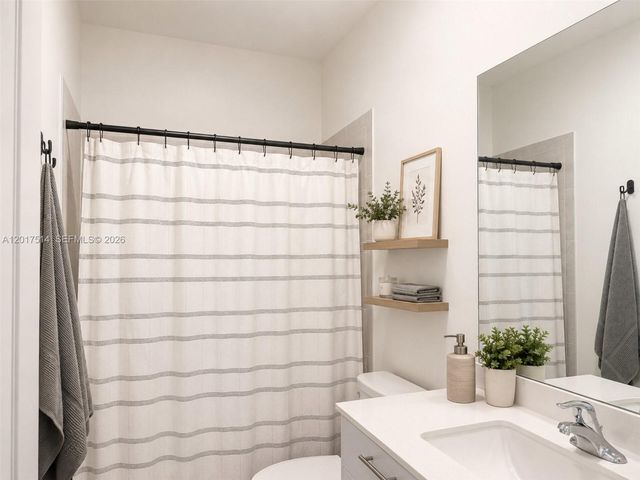 12184 NW 24th Pl R, Miami, FL 33167