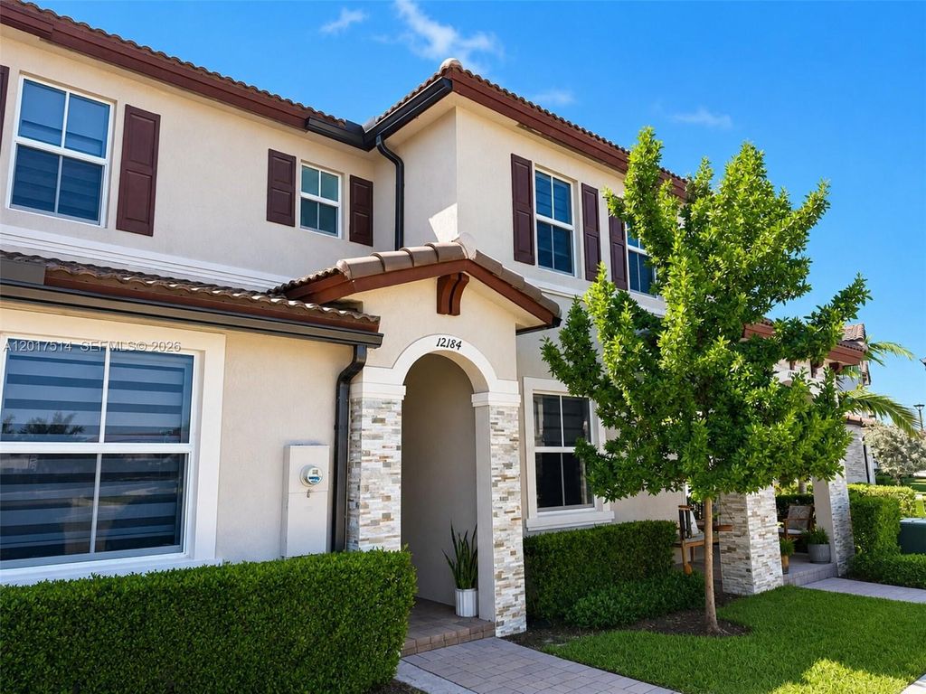 12184 NW 24th Pl R, Miami, FL 33167